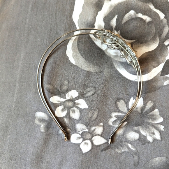 🌟$3/$20🌟Woman's Butterfly Headband - Picture 3 of 5